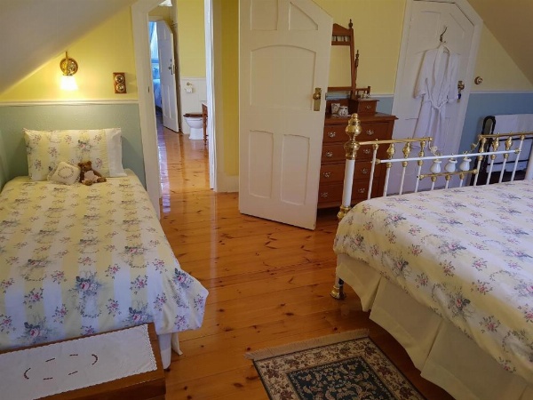 Water Bay Villa Bed & Breakfast image 12
