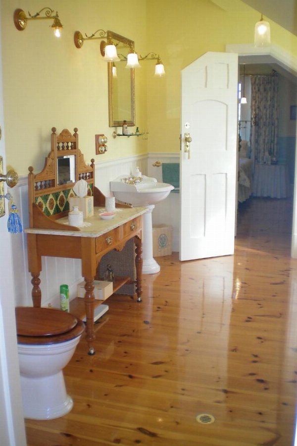 Water Bay Villa Bed & Breakfast image 22